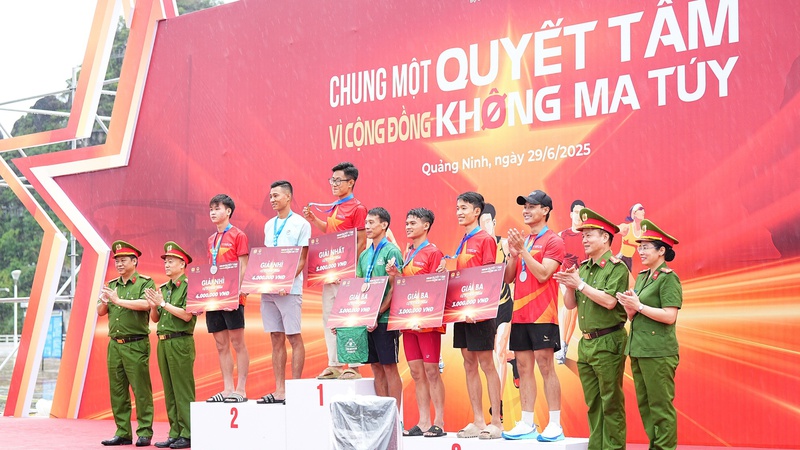 Hơn 5.000 người tham gia chạy 'Vì cộng đồng không ma túy' tại Quảng Ninh