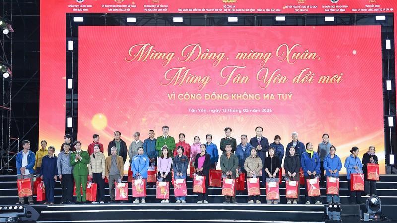 Hàng nghìn người dự đêm nhạc 'Vì cộng đồng không ma túy'