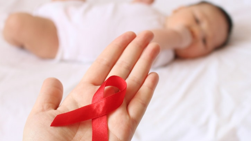 Quốc gia EU đầu tiên xóa sổ lây truyền HIV và giang mai từ mẹ sang con