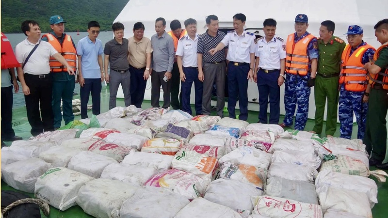 Triệt phá đường dây vận chuyển hơn 1,1 tấn ma túy tổng hợp trên biển
